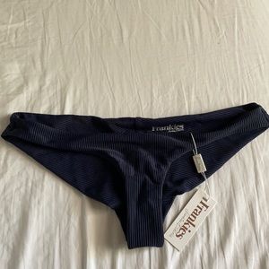 Frankie’s greer ribbed bottom